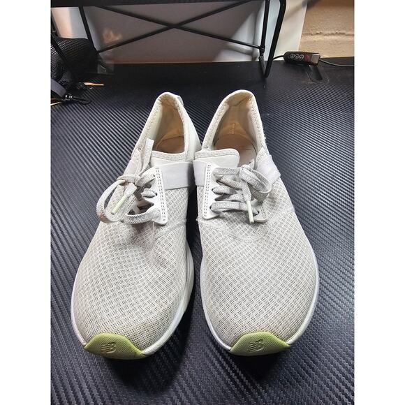 New Balance Womens FuelCore Nergize V1 WXNRGSM1 Gray Running Shoes Sneakers 8.5B - Picture 1 of 8